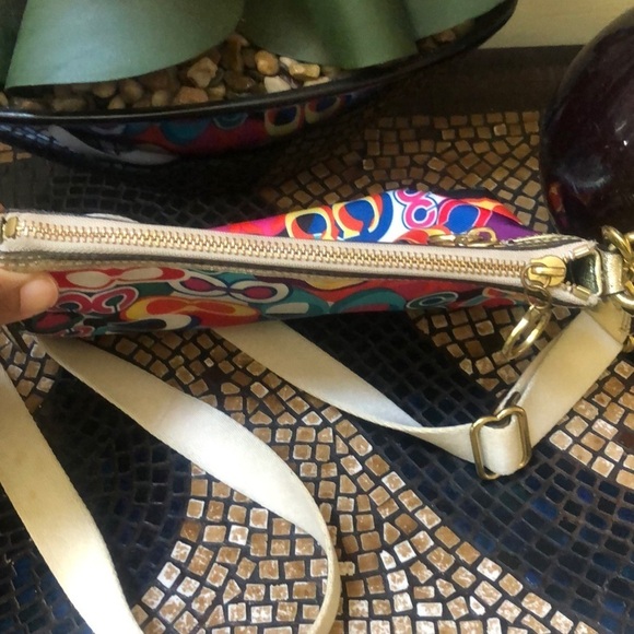 Coach Poppy Daisy Vibrant Colorful Signature “C” Gold Metallic Cross Body Bag - Picture 6 of 14